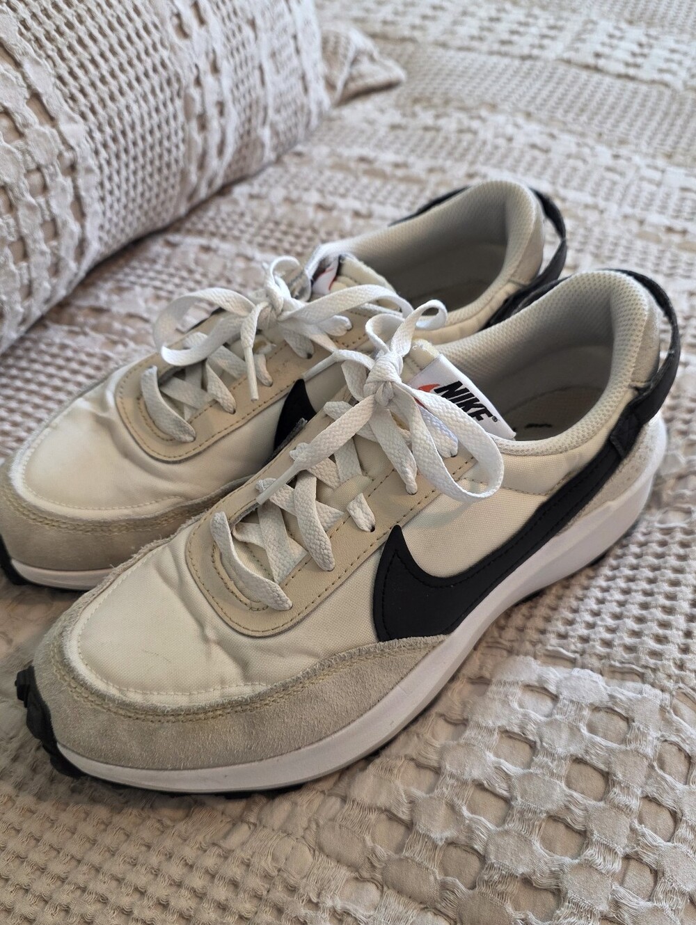 Womens NIike Waffle Debut, 8.5